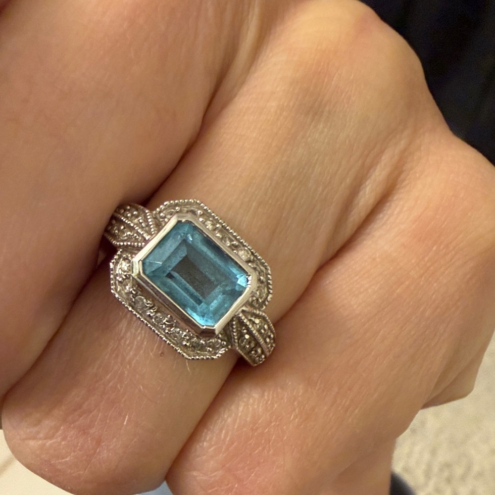 Macy's Elegant Silver Women's Ring diamond and sapphire sz 5.25